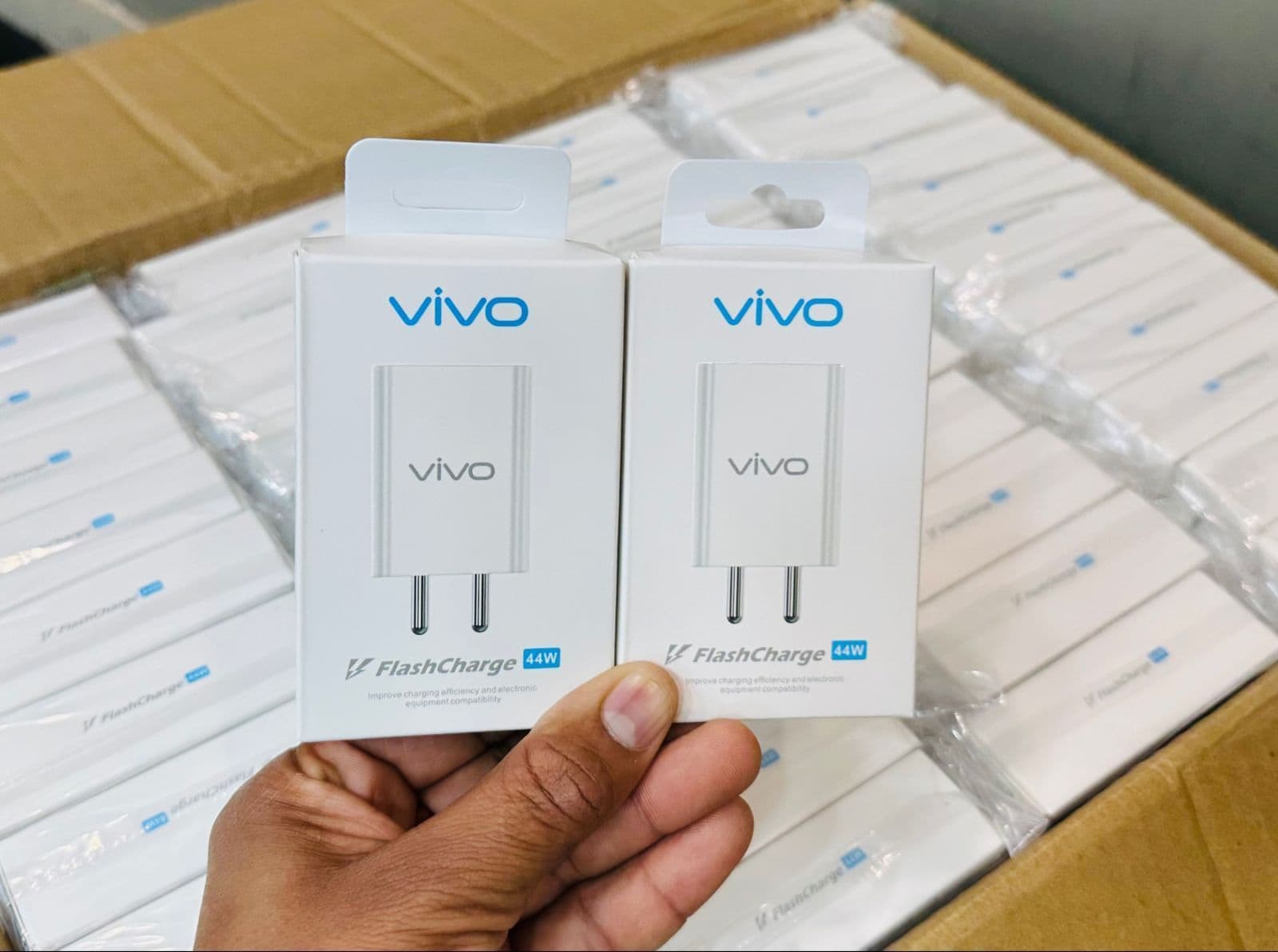 Vivo 44W FlashCharge Power Adapter – Official Fast Charging Wall Charger for Vivo Smartphones