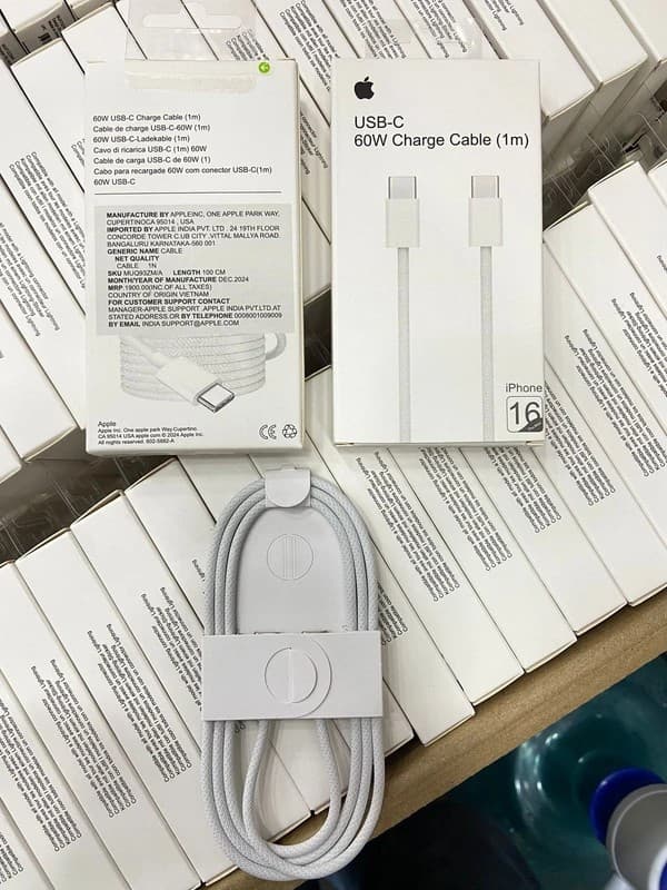 iPhone 16 100% Og Premium Quality Data Transfer Cable 1by1 Box Packing With 1900MRP