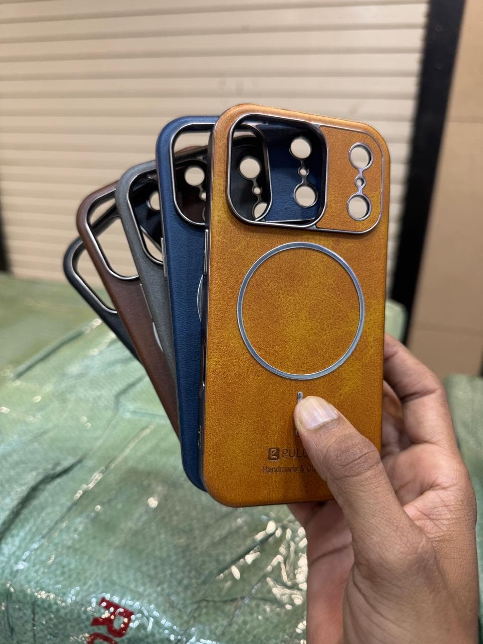 Original Puloka megsafe leather cover — Model: IP 14 PRO